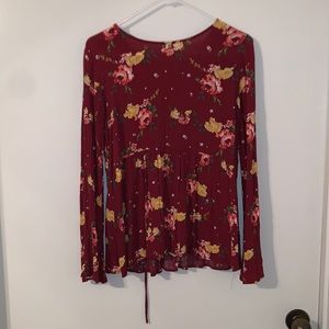 Chloe & Katie Brand Size M, Flowers Top